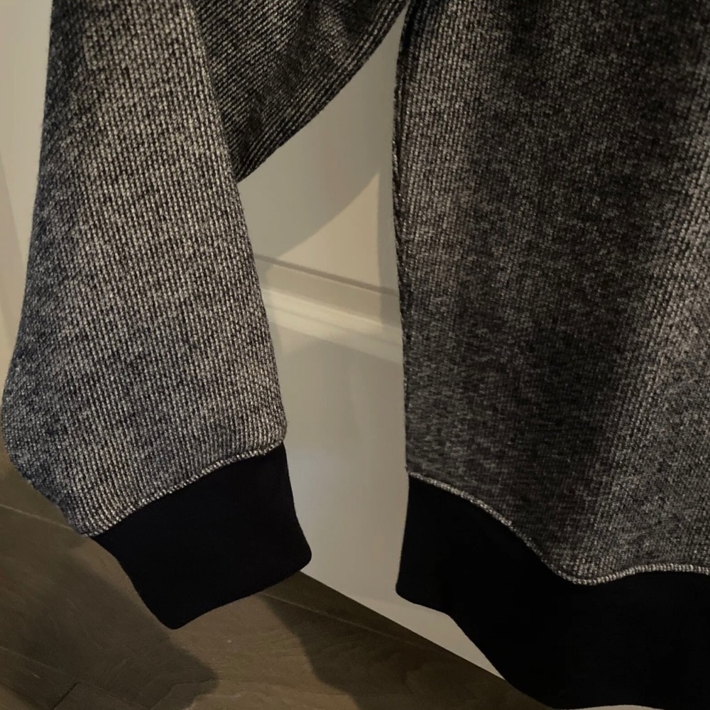 J Crew Long Sleeve Pullover Sweatshirt Size Small - Picture 3 of 7